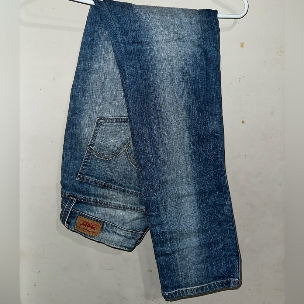 Size 11 medium low rise Levi’s jeans